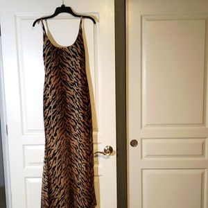 Sleeveless maxi dress